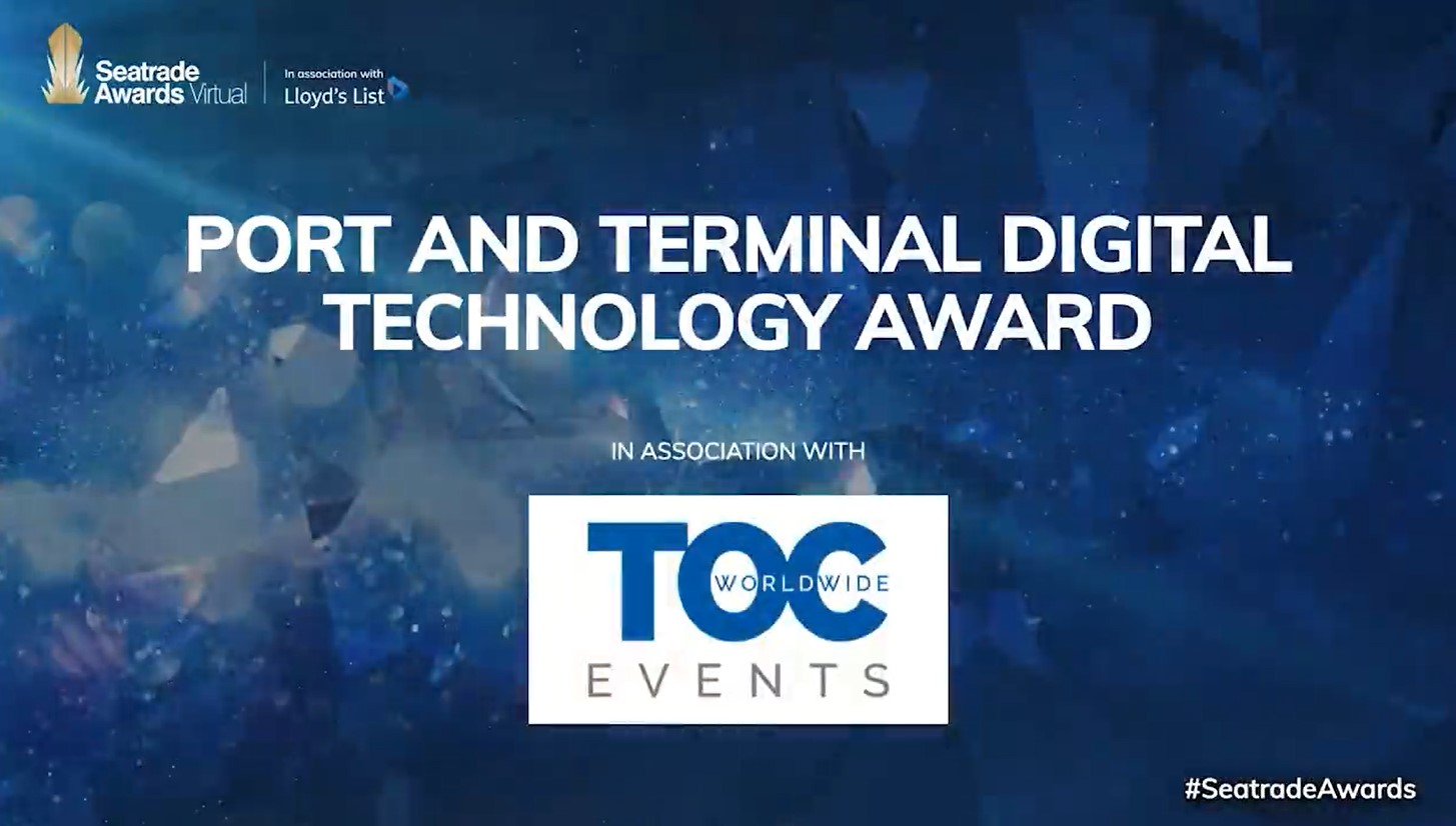 Kuvankaappaus SeatradeAwardsista. Port and terminal digital technology award.