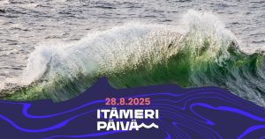 Aallon kuva. Tekstinä päällä 28.8.2025 Itämeripäivä.