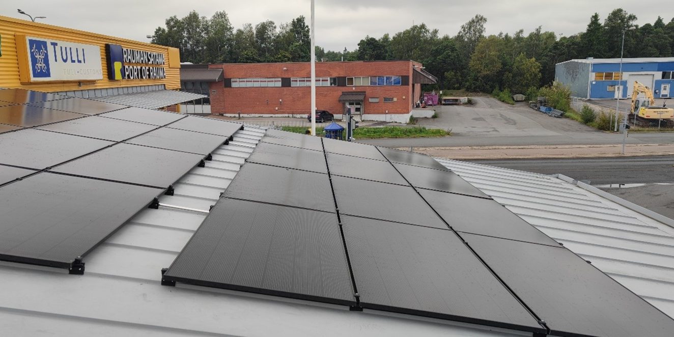 Solar panels on the roof of the Rauma port office.