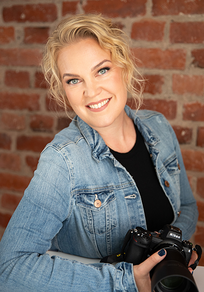 NatalieKylliäinen Yhteystieto Natalie Kylliäinen henkilöstökuva.