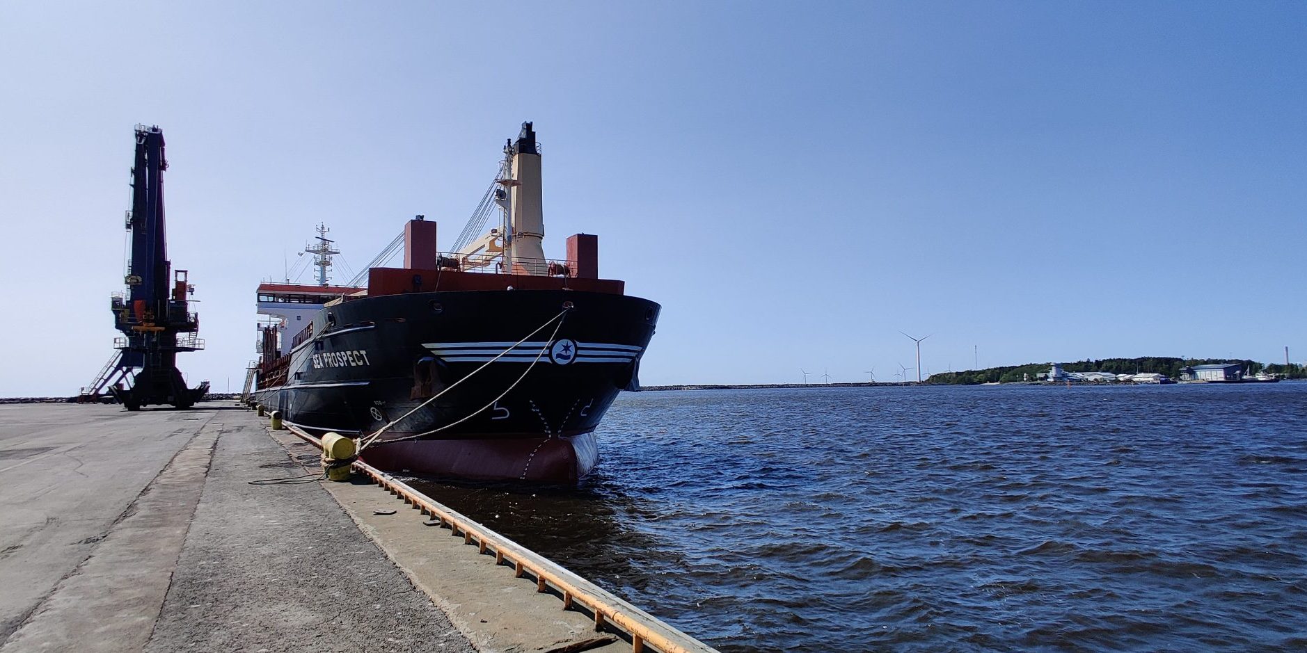 SustainableFlow Kuva MinnaKeinänen Toivola (3) 1 Konttilaiva satamassa.